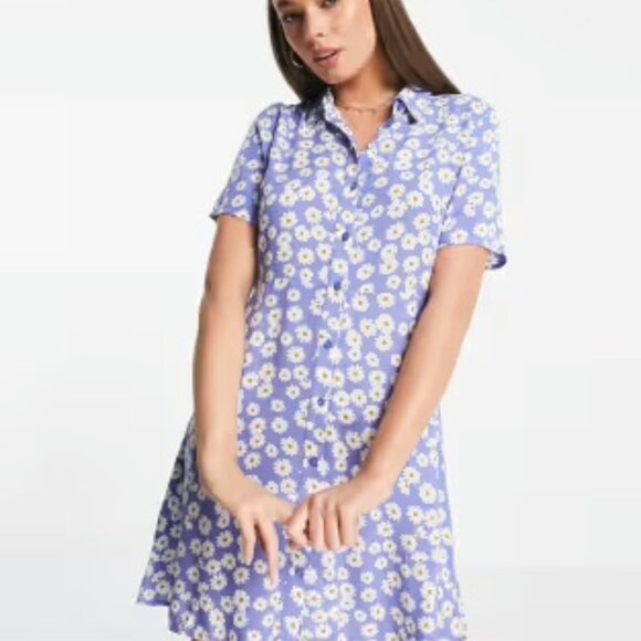 Pieces Tall exclusive mini shirt dress in blue daisy - Picture 1 of 8